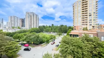 612 3588 CROWLEY DRIVE, Vancouver East, Vancouver, BC