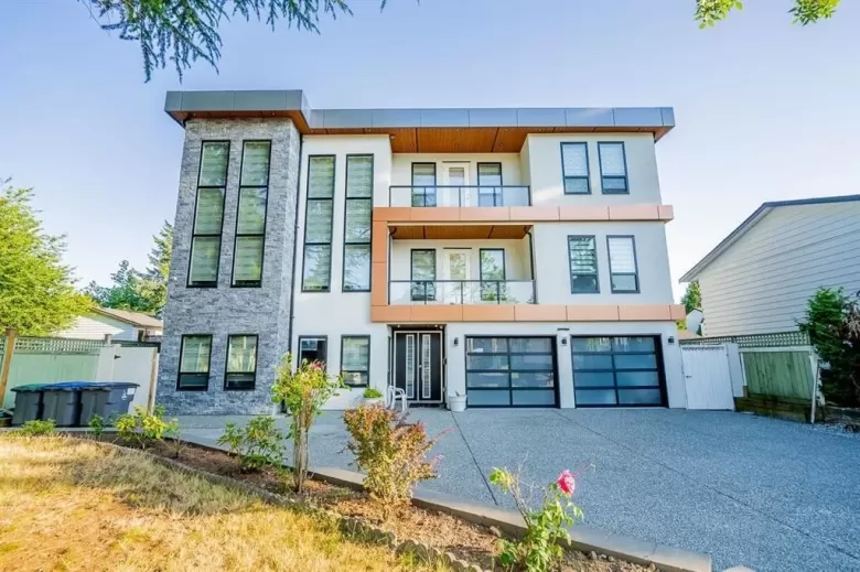 12880 69 AVENUE image #1