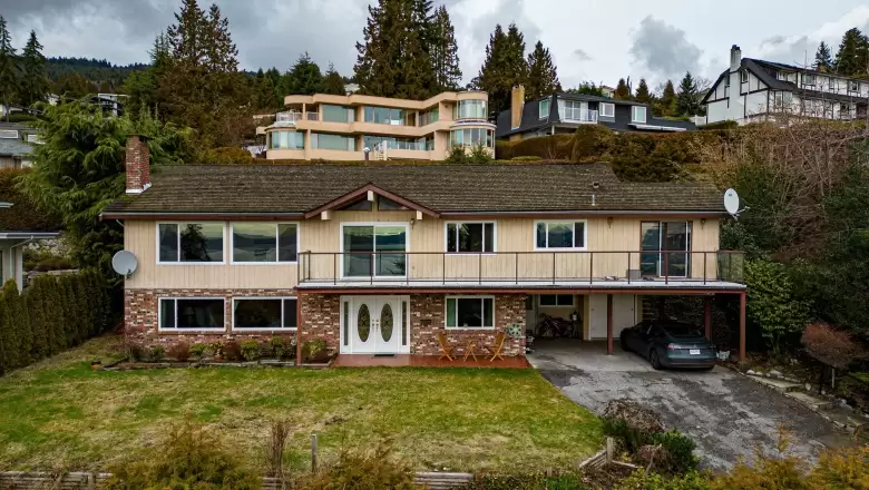 1495 CAMELOT ROAD, West Vancouver, BC