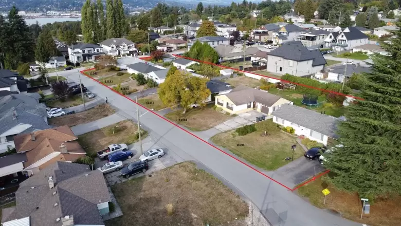 11104 BOLIVAR CRESCENT image #1