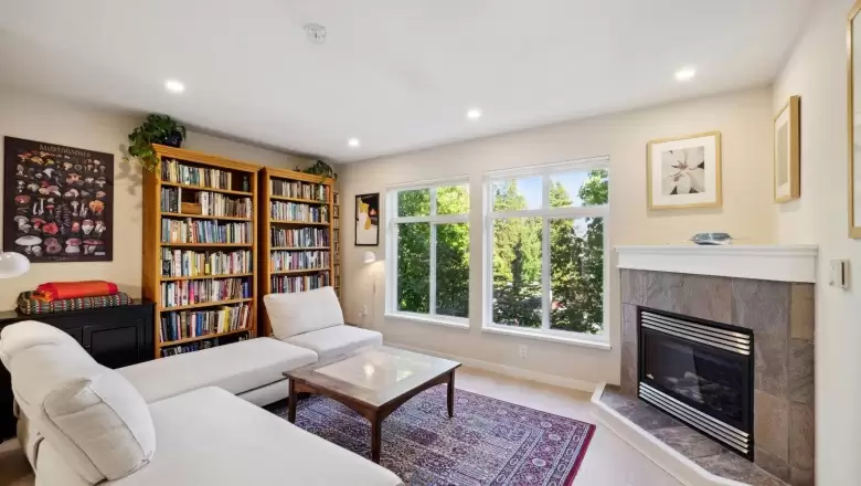 105 4272 ALBERT STREET image #1