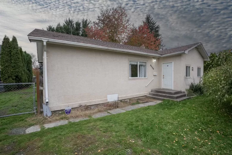 45148 OLIVER CRESCENT image #1