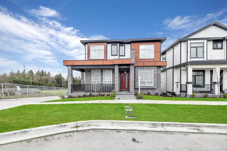 16766 15A AVENUE image #1