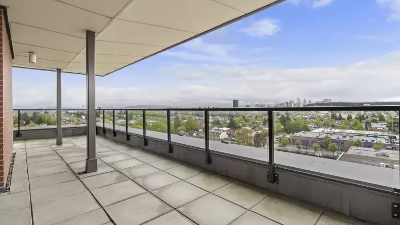 PH5 2689 KINGSWAY image #1