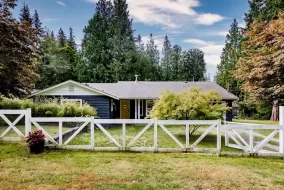 3385 SPRUCE ROAD, Sunshine Coast, Roberts Creek, BC