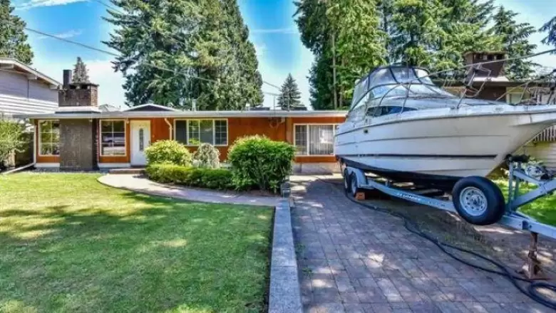 9714 131 STREET image #1