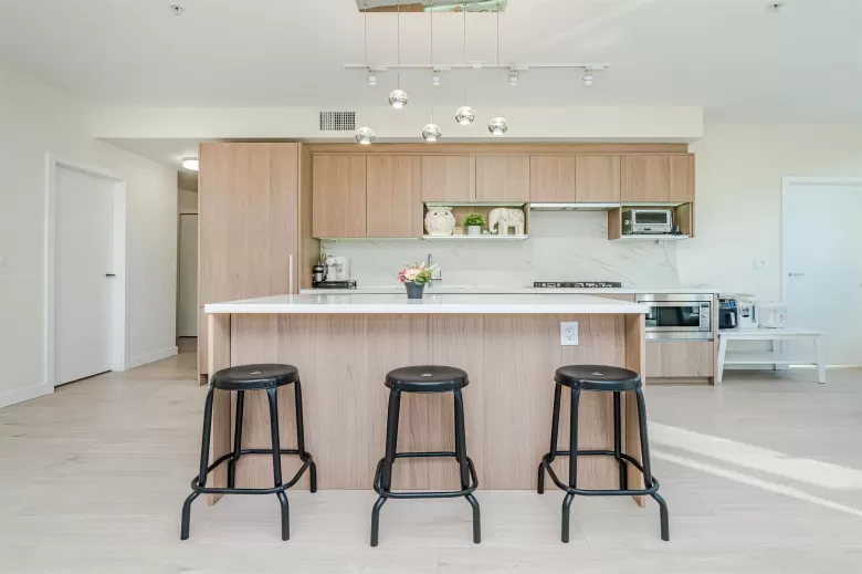 303 9333 TOMICKI AVENUE image #1