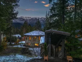 8204 ALPINE WAY, Whistler, Whistler, BC