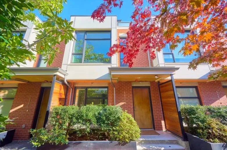 5458 OAK STREET image #1