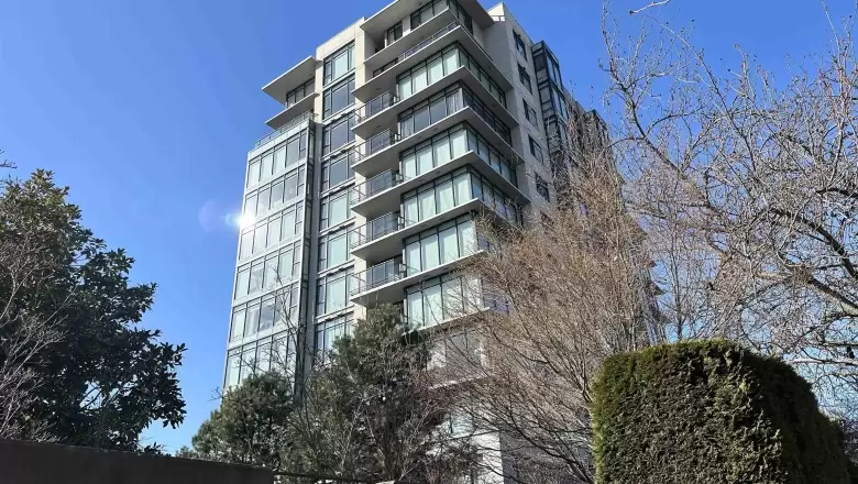 201 5955 BALSAM STREET image #1