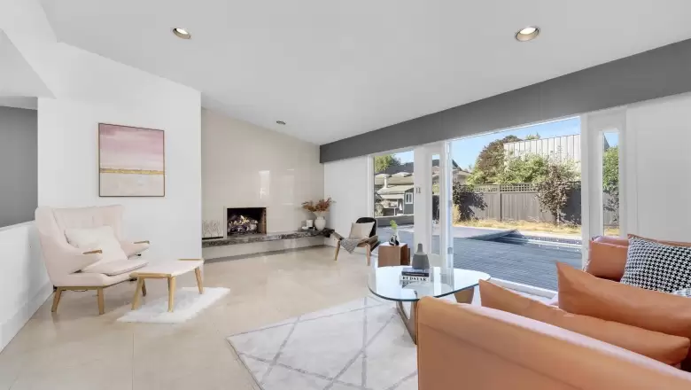 4177 STAULO CRESCENT image #1
