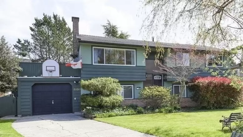8160 FAIRLANE ROAD image #1