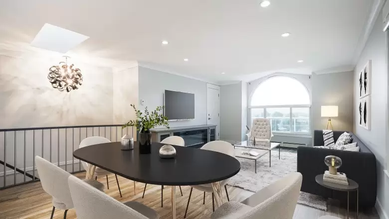 12118 101B AVENUE image #1