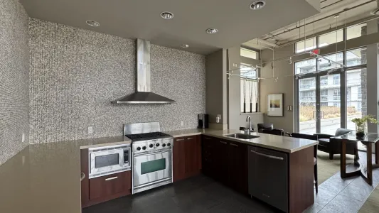 116 9373 HEMLOCK DRIVE image #1