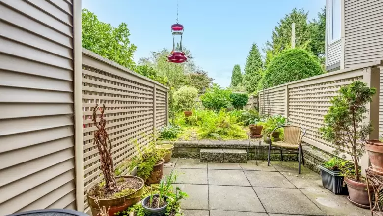 114 3770 MANOR STREET image #1
