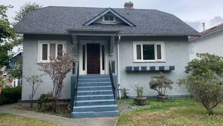 275 W 17TH AVENUE, Vancouver, BC