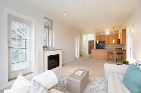 206 15918 26TH AVENUE image #1