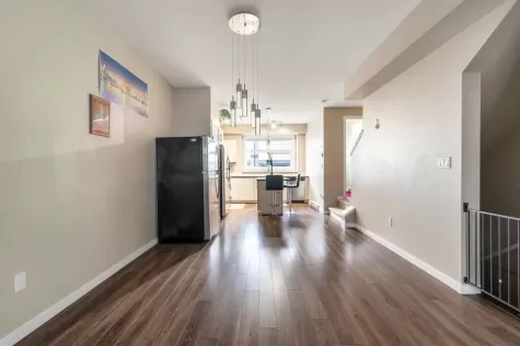 81 6123 138 STREET image #1