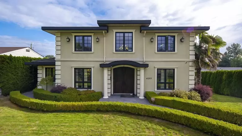 4253 PRICE CRESCENT image #1