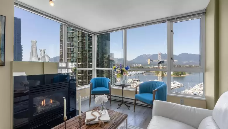 1905 1328 W PENDER STREET image #1