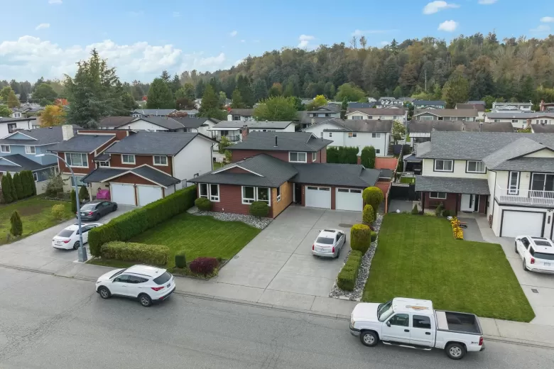 3295 SATURNA CRESCENT image #1