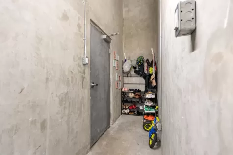 1307 CARIBOO STREET image #3
