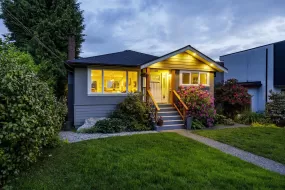 223 W ST. JAMES ROAD, North Vancouver, BC