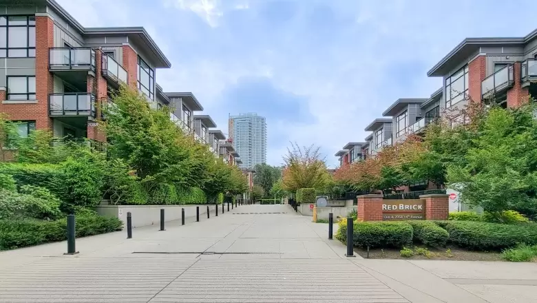 427 7058 14TH AVENUE image #1