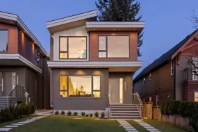 2644 CHESTERFIELD AVENUE, North Vancouver, BC