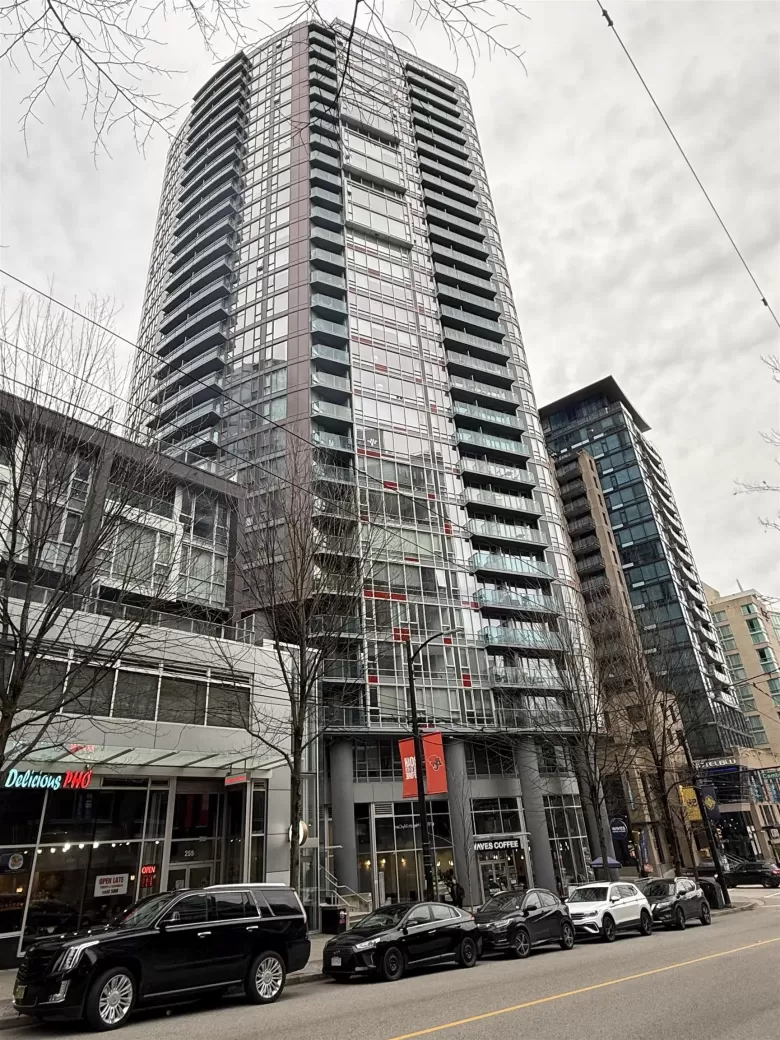 709 233 ROBSON STREET image #1