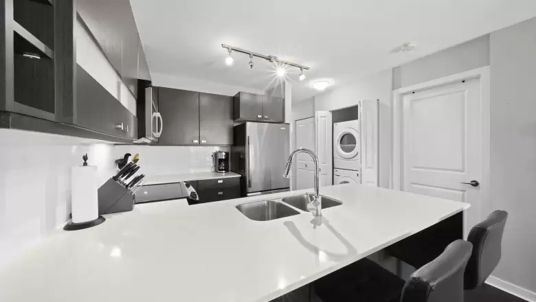 305 21009 56 AVENUE image #1