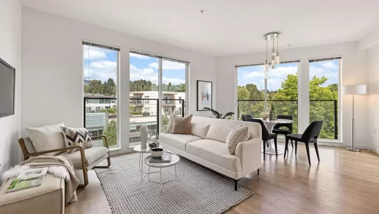 404 725 MARINE DRIVE image #1