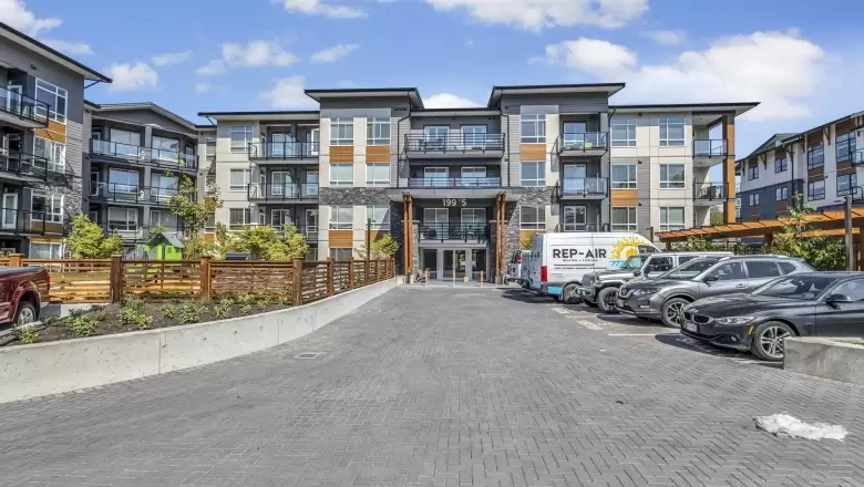 316 19935 75A AVENUE image #1