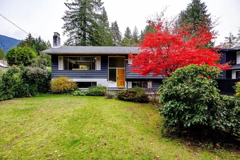 4578 CAPILANO ROAD image #1