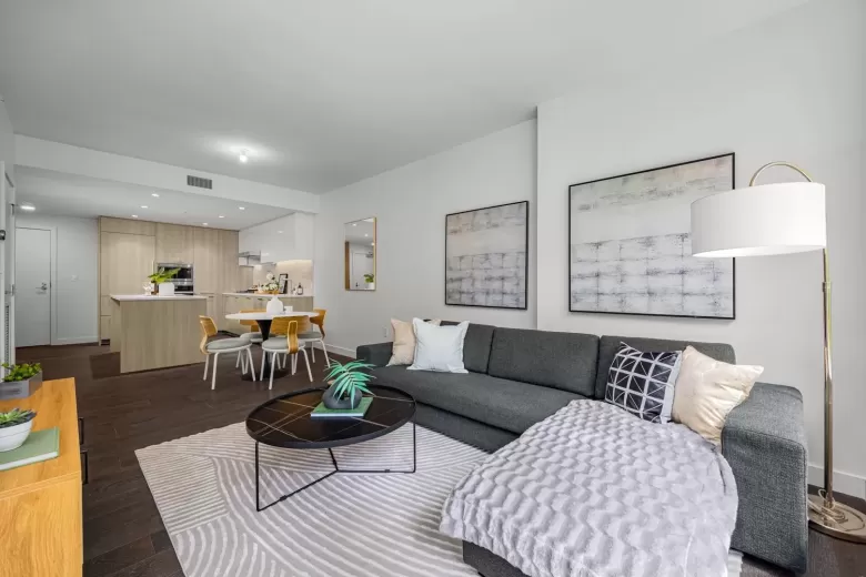 610 8160 MCMYN WAY image #1