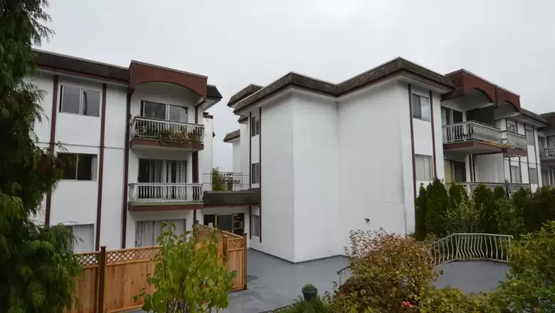 206 135 W 21ST STREET, North Vancouver, BC