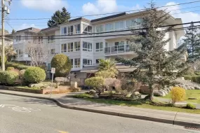 302 1322 MARTIN STREET, White Rock, BC