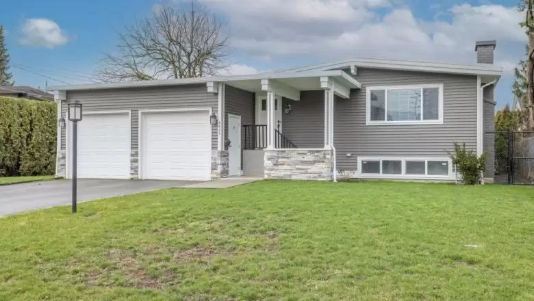 9025 SUNSET DRIVE image #1