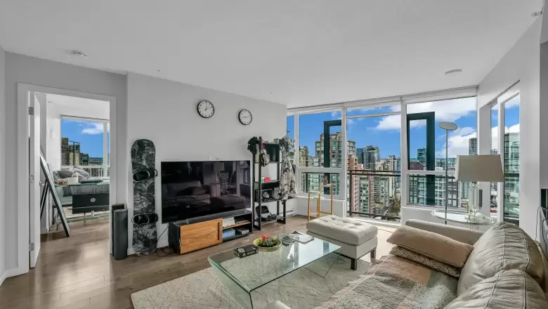 2406 833 SEYMOUR STREET image #1