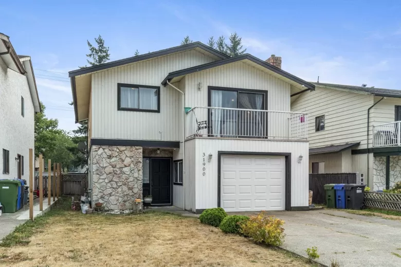 31900 SATURNA CRESCENT image #1