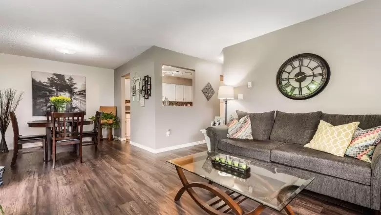 112 33490 COTTAGE LANE image #1