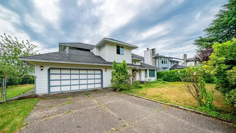 13346 92 AVENUE image #1