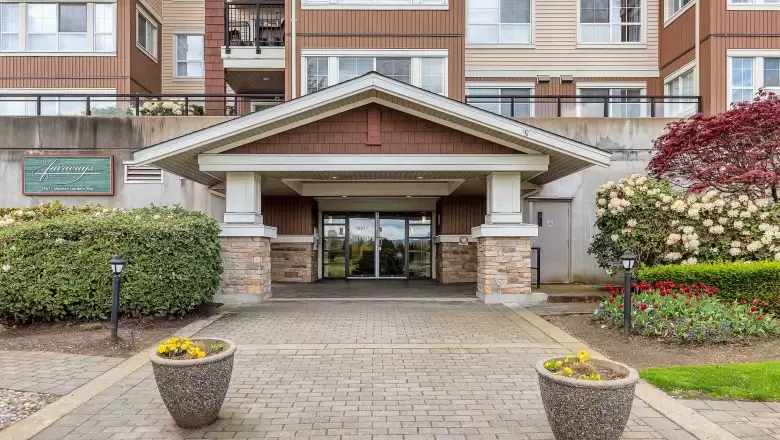 209 19677 MEADOW GARDENS WAY image #1