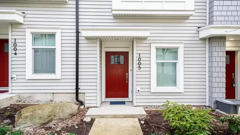 1005 18505 LAURENSEN PLACE image #1