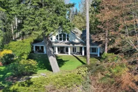 8065 REDROOFFS ROAD, Sunshine Coast, Halfmoon Bay, BC