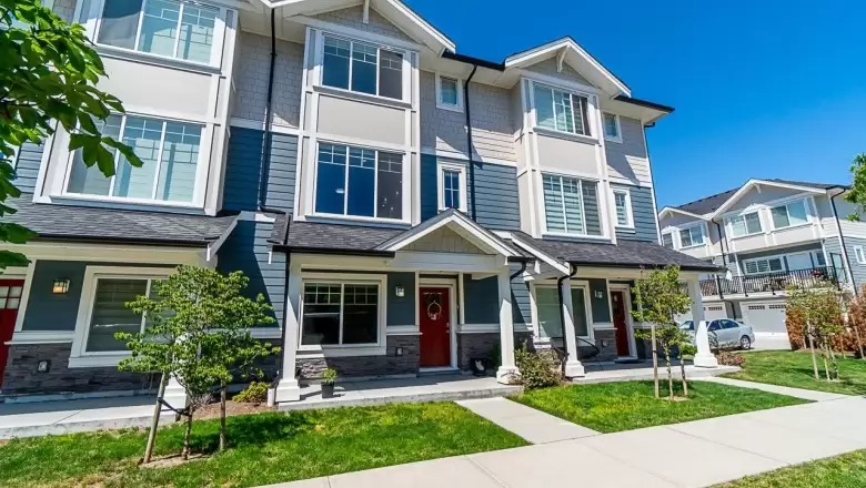 27 19501 74 AVENUE image #1