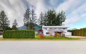 7389 HARROW ROAD, Pemberton, Pemberton, BC