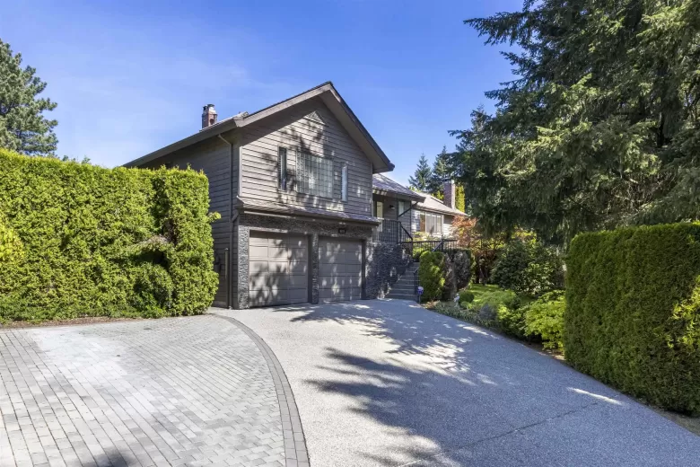 4711 WOODBURN COURT, West Vancouver, BC