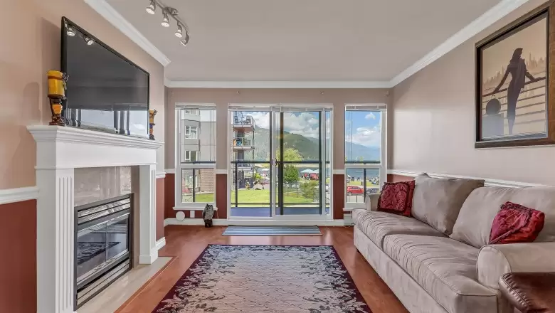 210 378 ESPLANADE AVENUE image #1