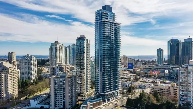 3006 4711 HAZEL STREET image #1